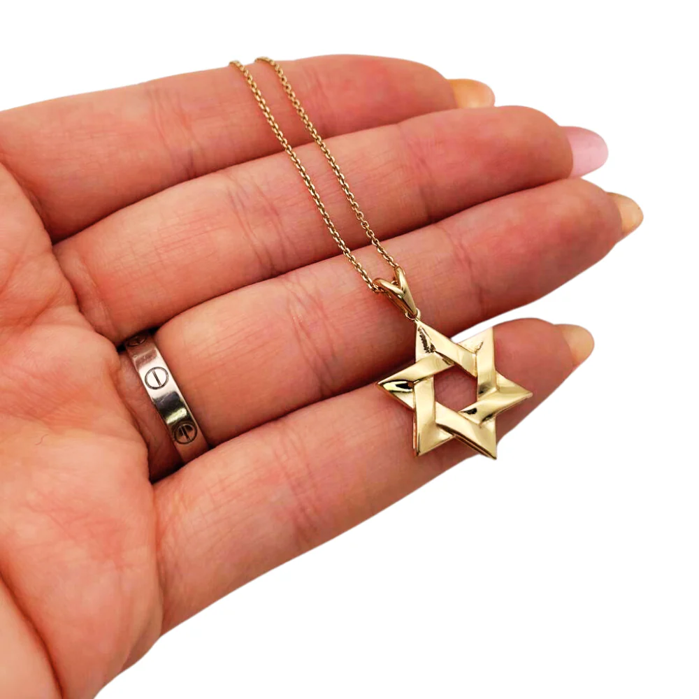 Star of David Pendant in 14K Gold Interwoven Wavy Style - 19mm - Image 4