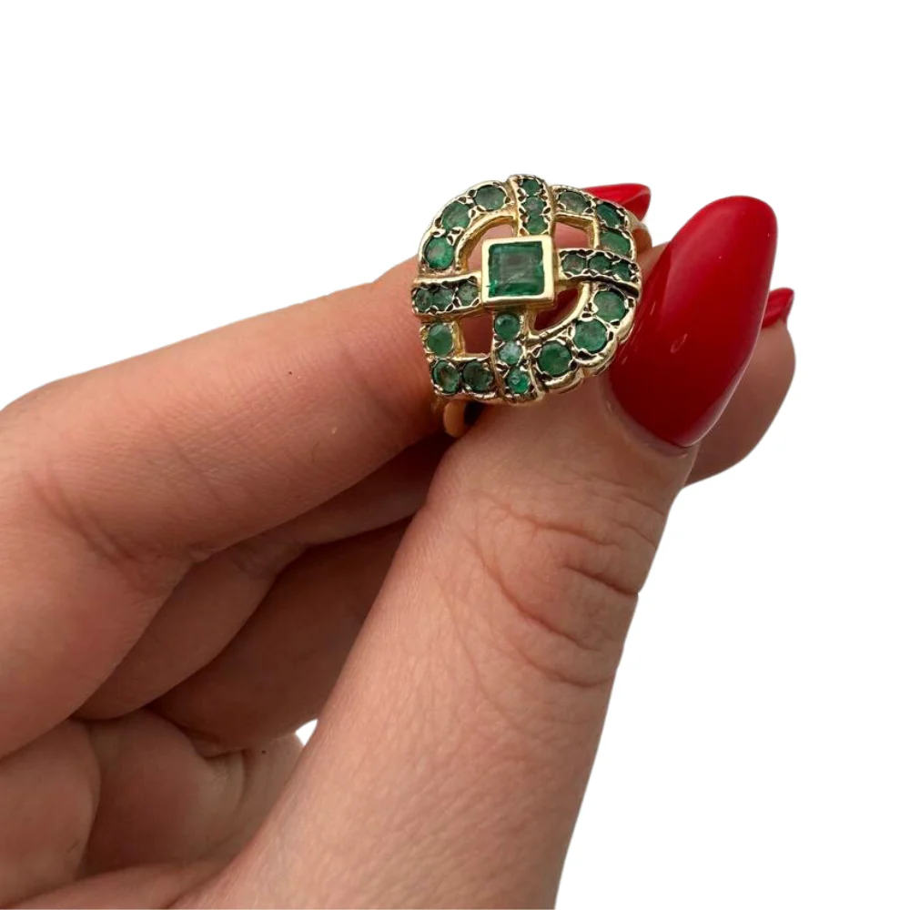 Vintage Style Ring with Emeralds in 14K Gold - Image 3