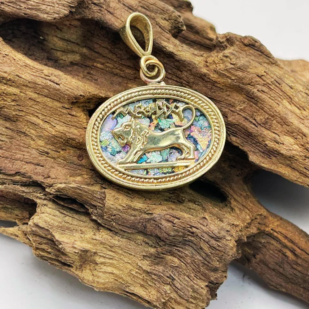 Lion of Megiddo Pendant in 14K Gold with Roman Glass - Image 7